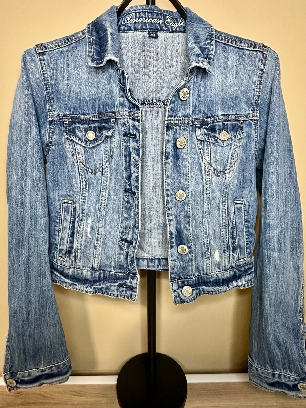 American Eagle Distressed Denim Jean Jacket Women’s Medium